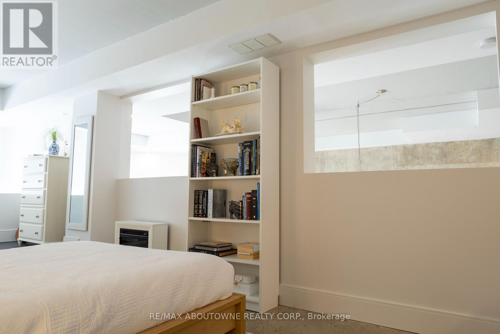 2 - 221 Robinson Street, Oakville, Ontario  L6J 7N9 - Photo 14 - W12923886