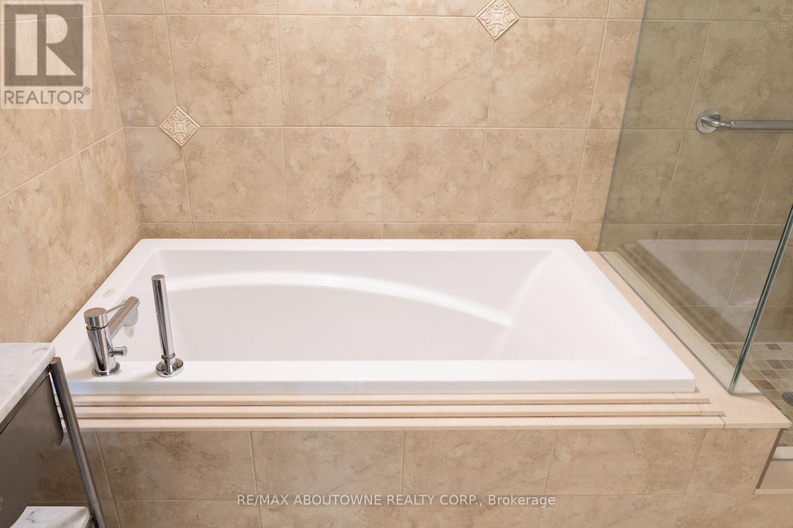 2 - 221 Robinson Street, Oakville, Ontario  L6J 7N9 - Photo 19 - W12923886