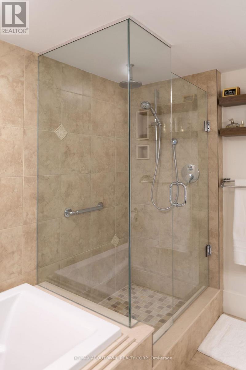 2 - 221 Robinson Street, Oakville, Ontario  L6J 7N9 - Photo 20 - W12923886