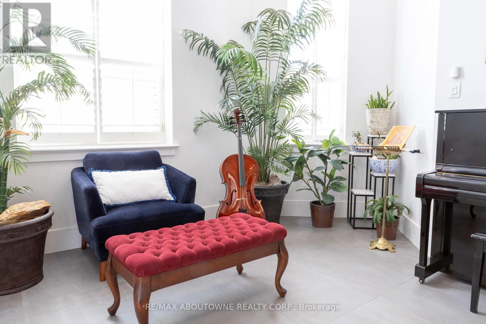 2 - 221 Robinson Street, Oakville, Ontario  L6J 7N9 - Photo 23 - W12923886