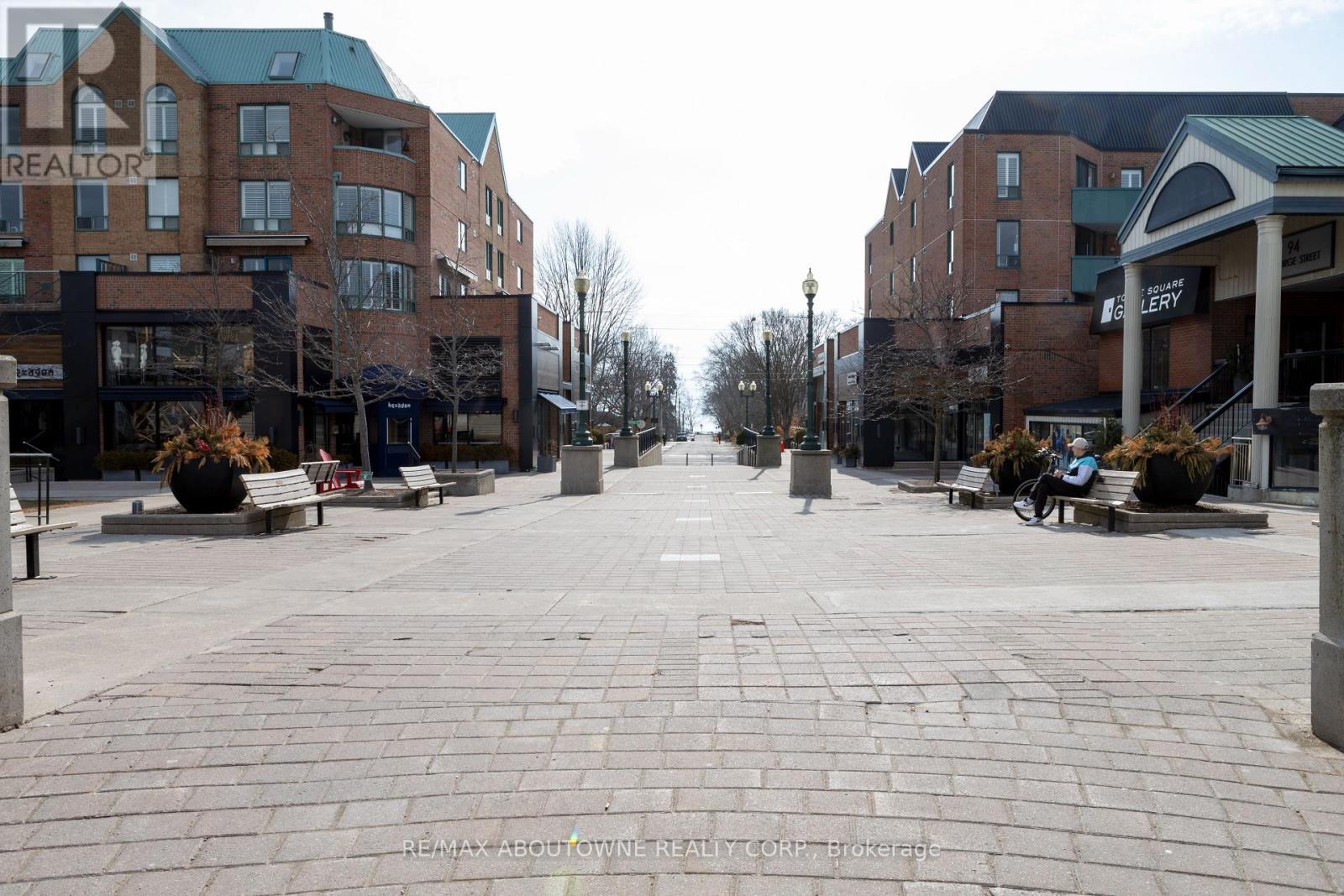 2 - 221 Robinson Street, Oakville, Ontario  L6J 7N9 - Photo 30 - W12923886