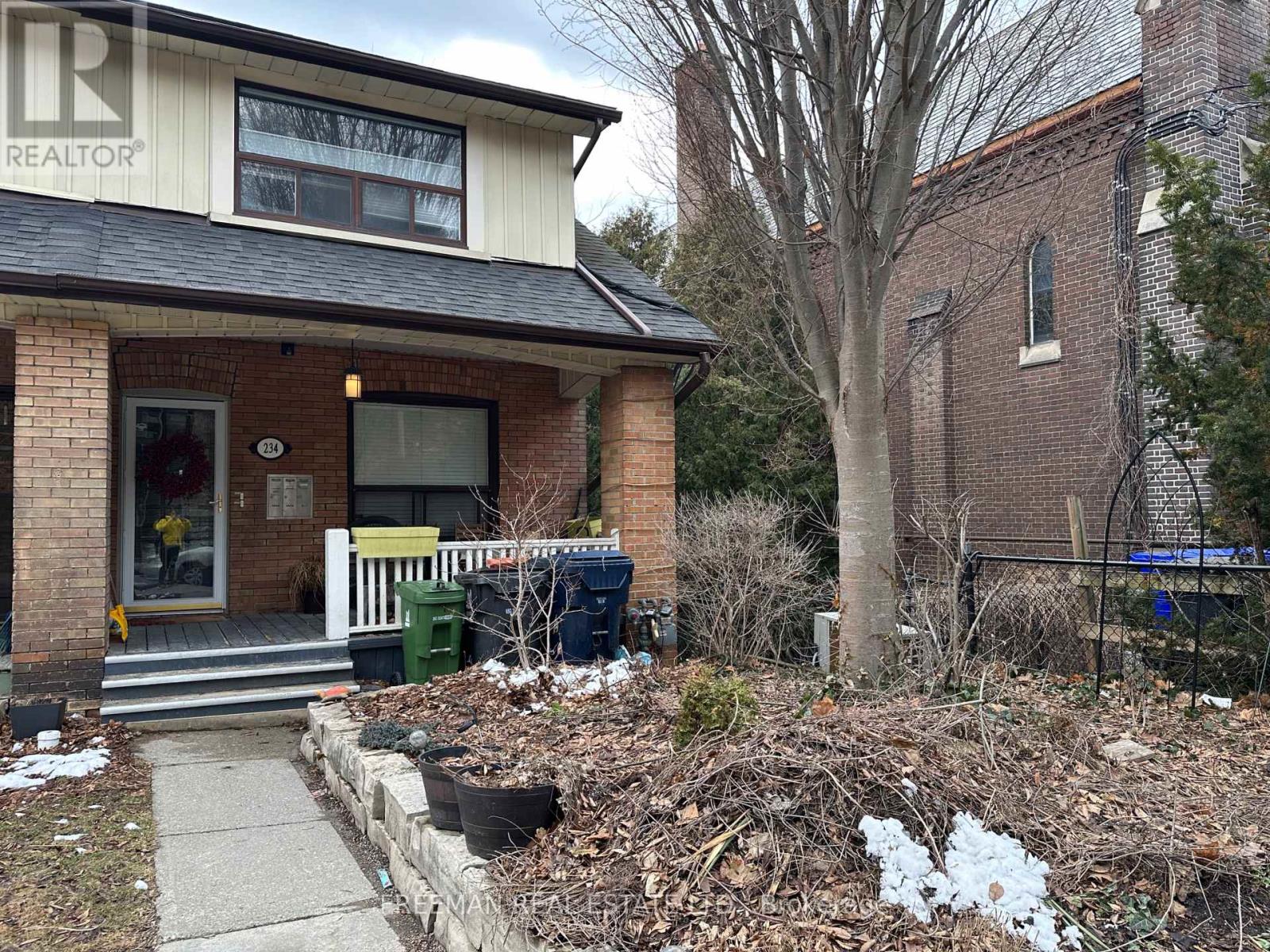 3 - 234 Indian Grove, Toronto, Ontario  M6P 2H4 - Photo 3 - W12910952