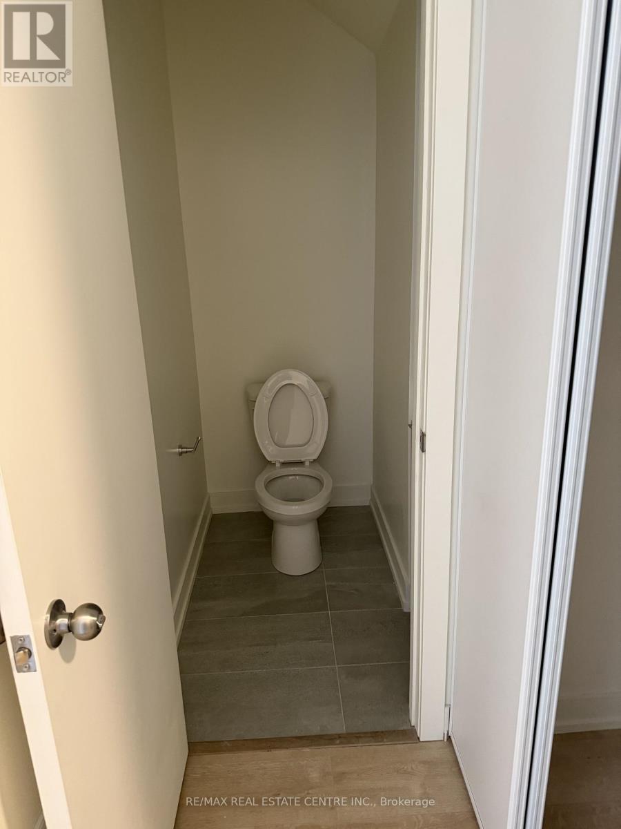 16 Melbourne Avenue, St. Catharines, Ontario  L2P 3J8 - Photo 9 - X12923572