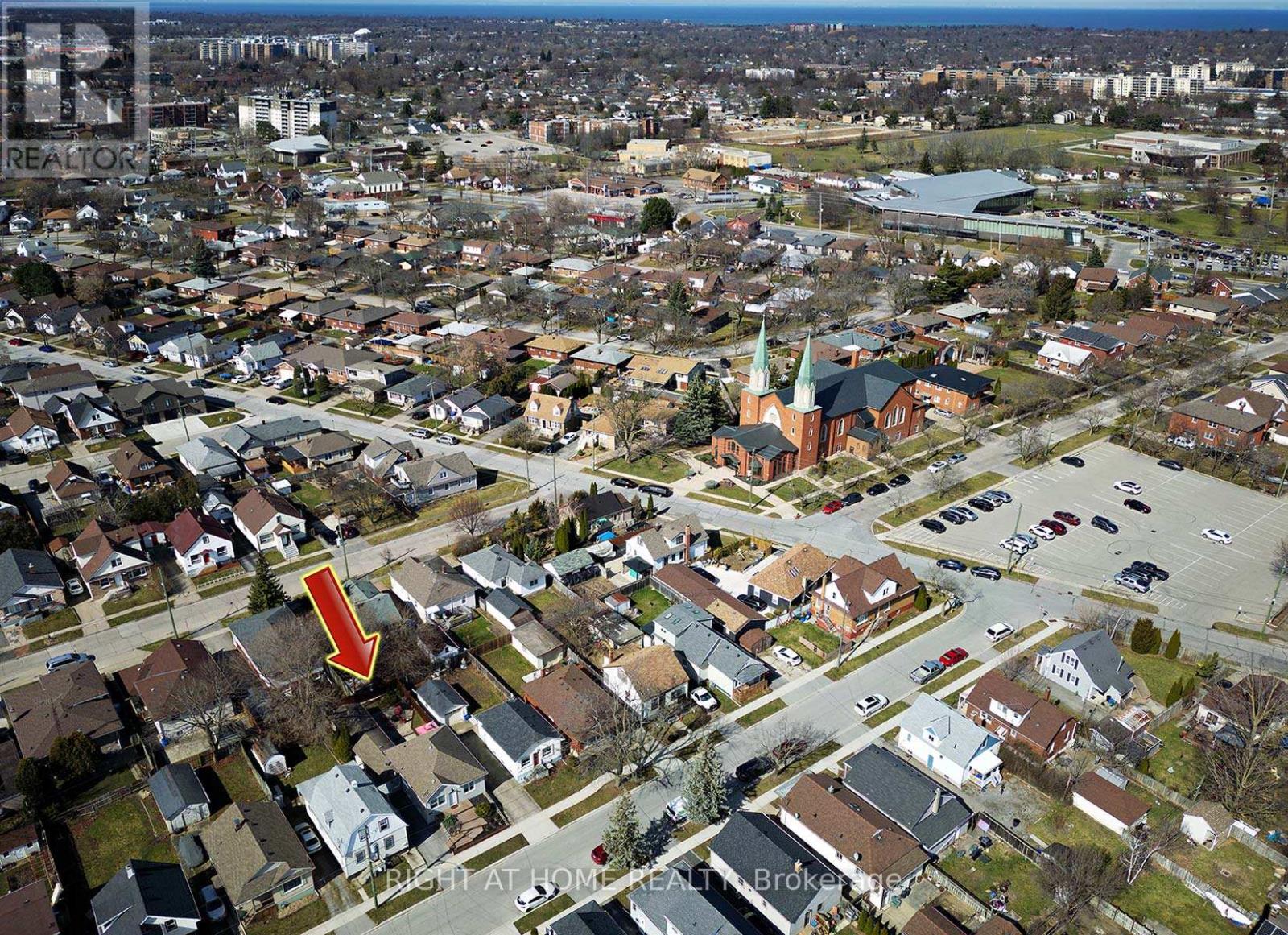 27 Brighton Avenue, St. Catharines (Facer), Ontario  L2M 5S6 - Photo 2 - X12923602