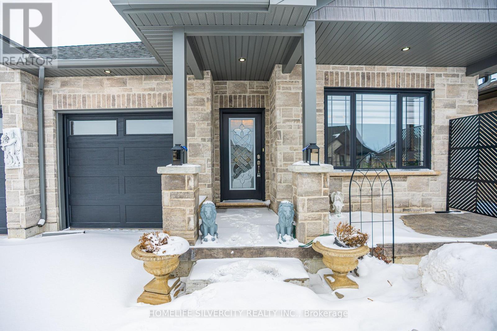 24 Winchester Crescent, North Perth, Ontario  N4W 0J8 - Photo 3 - X12923710