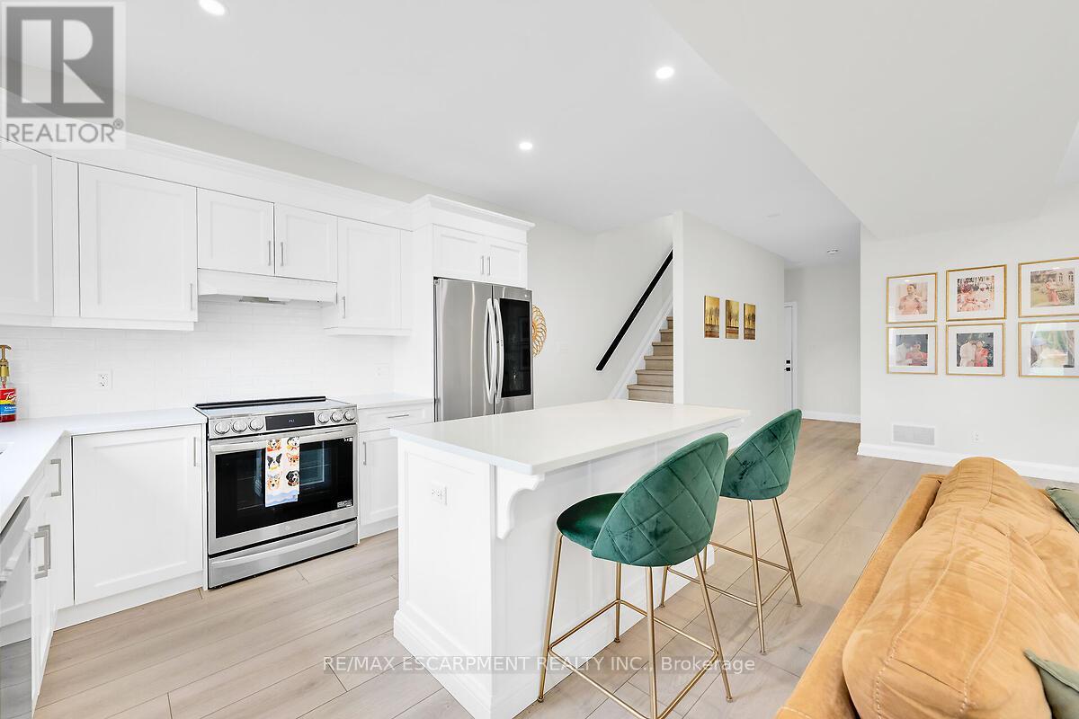 58 Peachleaf Lane, Norfolk (Waterford), Ontario  N0E 1Y0 - Photo 12 - X12923712