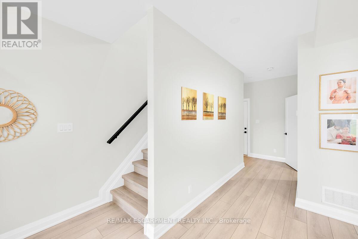 58 Peachleaf Lane, Norfolk (Waterford), Ontario  N0E 1Y0 - Photo 13 - X12923712