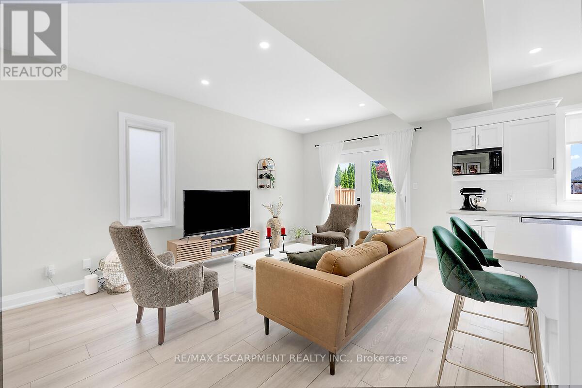 58 Peachleaf Lane, Norfolk (Waterford), Ontario  N0E 1Y0 - Photo 15 - X12923712