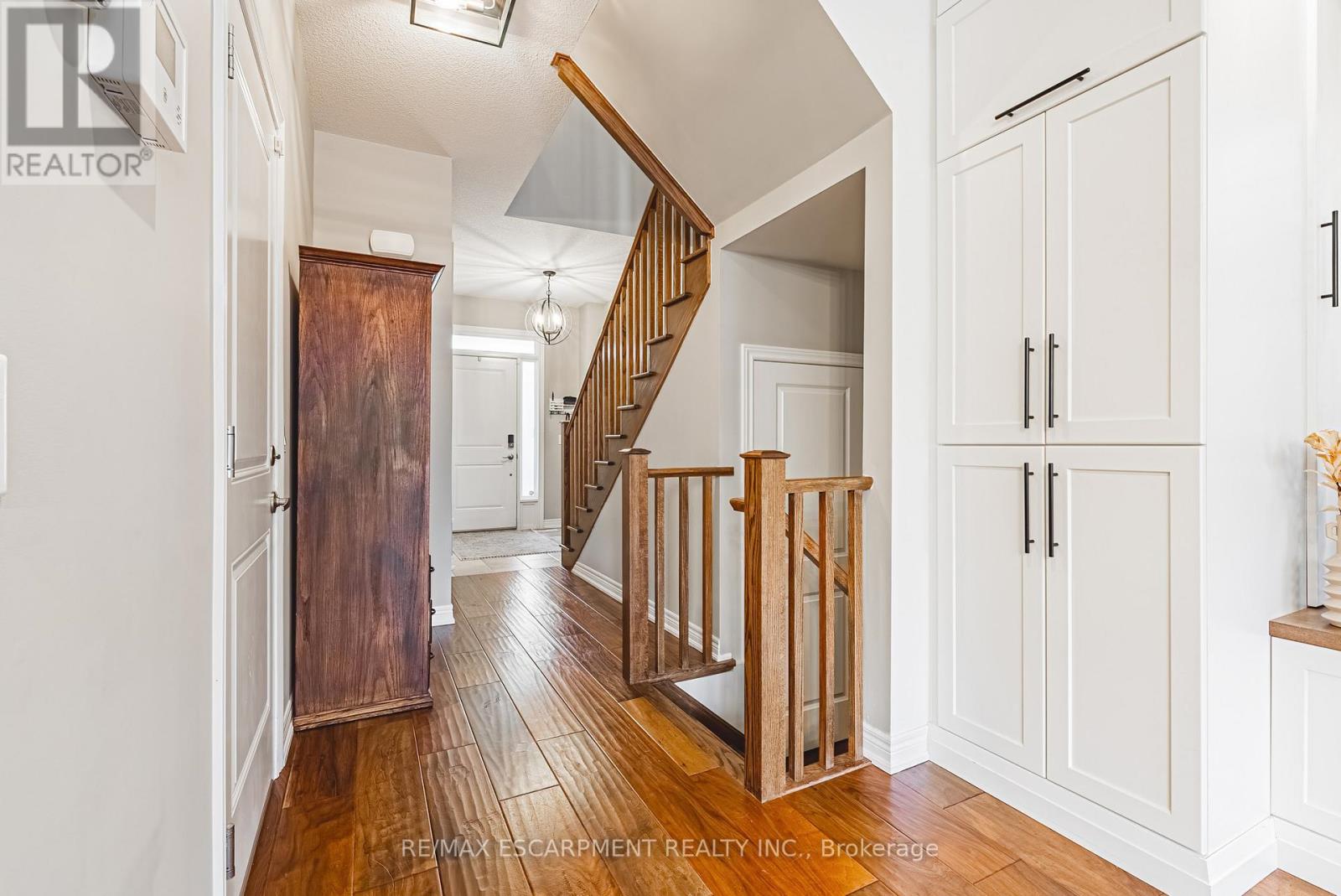 83 Southshore Crescent, Hamilton, Ontario  L8E 0J3 - Photo 10 - X12923716