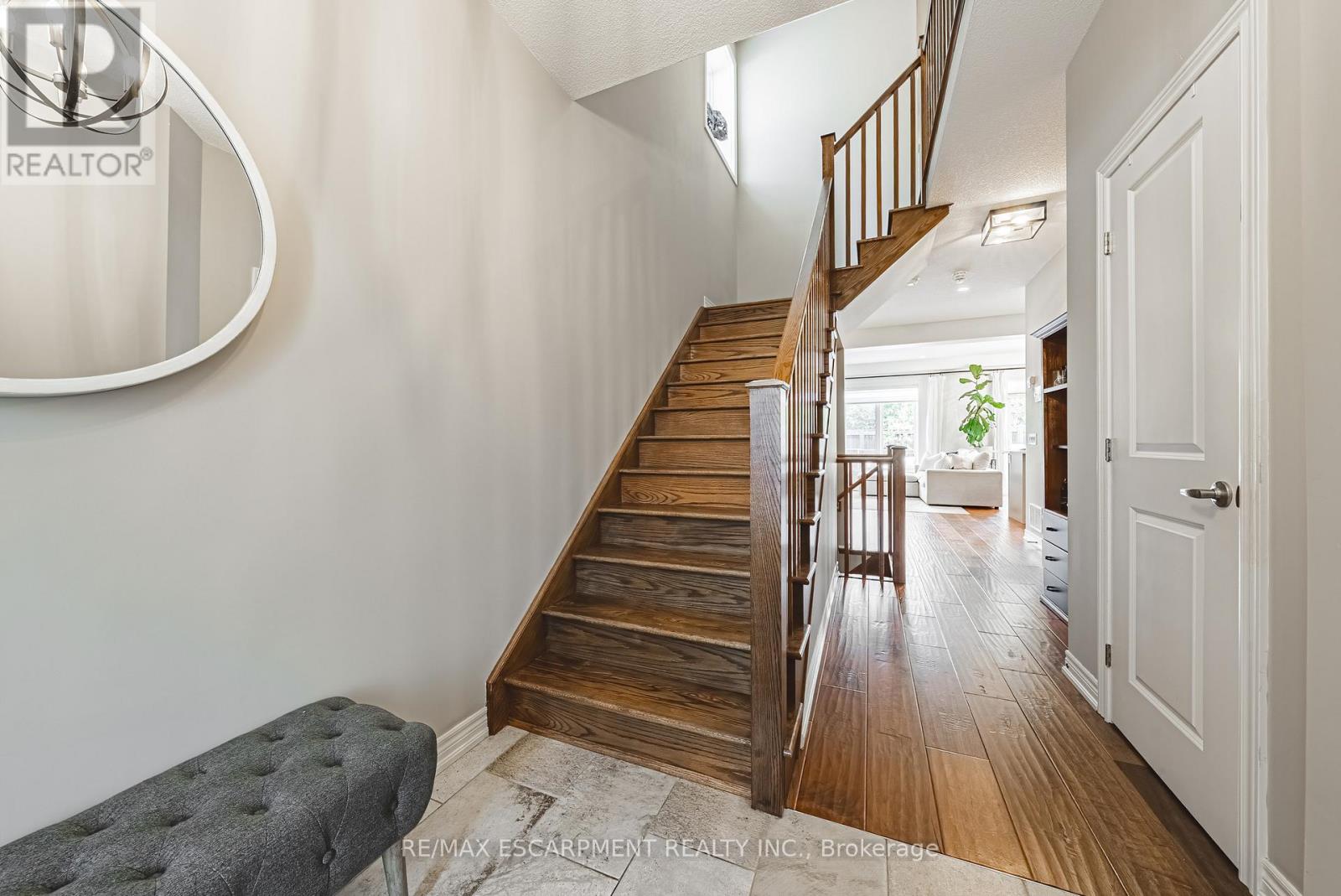 83 Southshore Crescent, Hamilton, Ontario  L8E 0J3 - Photo 12 - X12923716