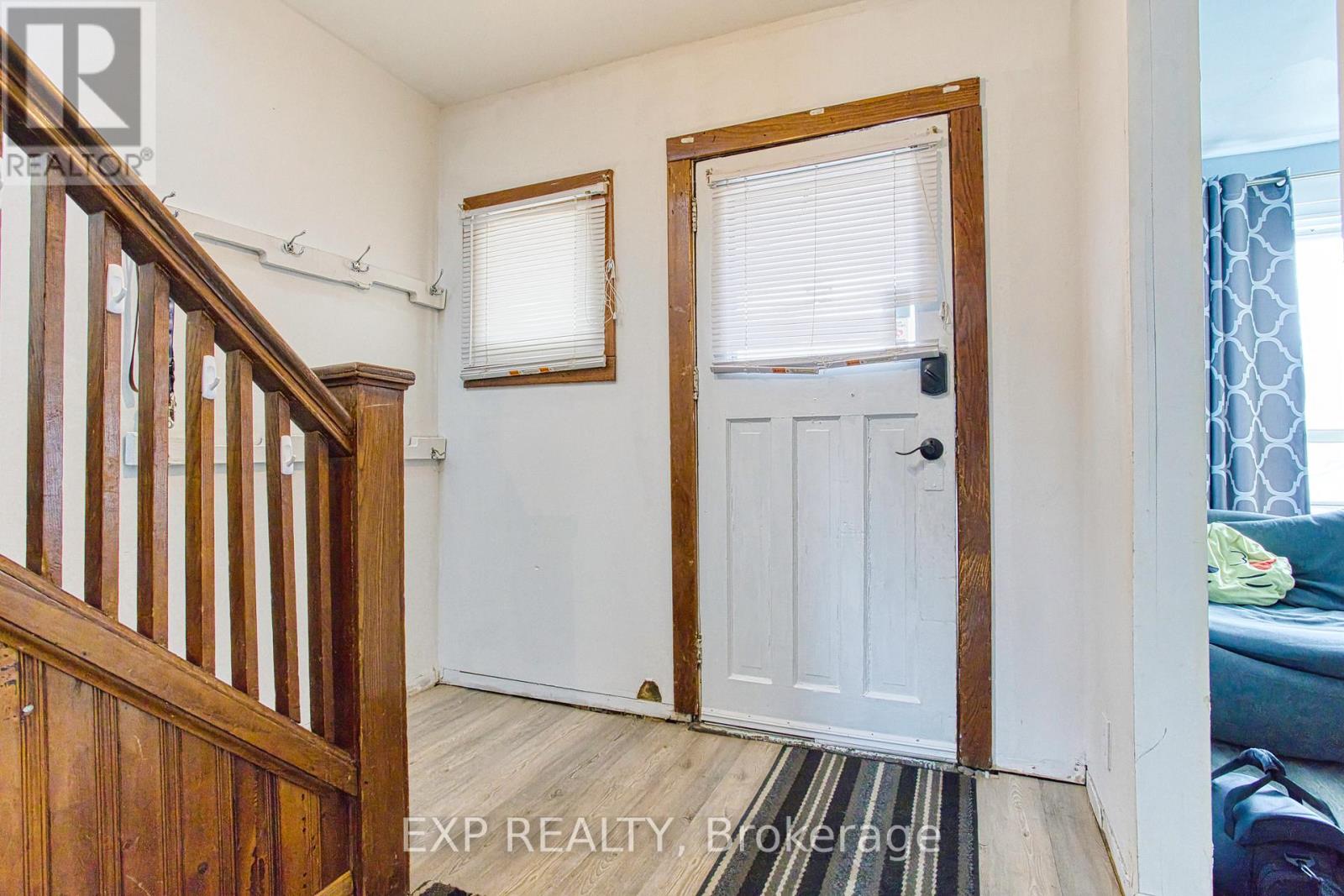 145 Albany Avenue, Hamilton, Ontario  L8H 2H7 - Photo 3 - X12923726