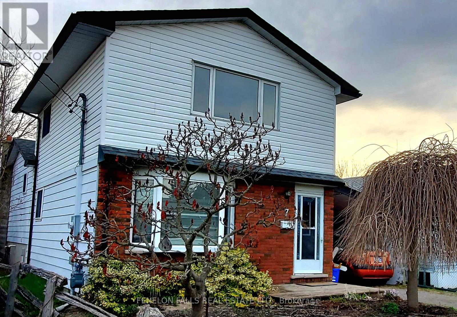 7 JAMES STREET, Kawartha Lakes, Ontario