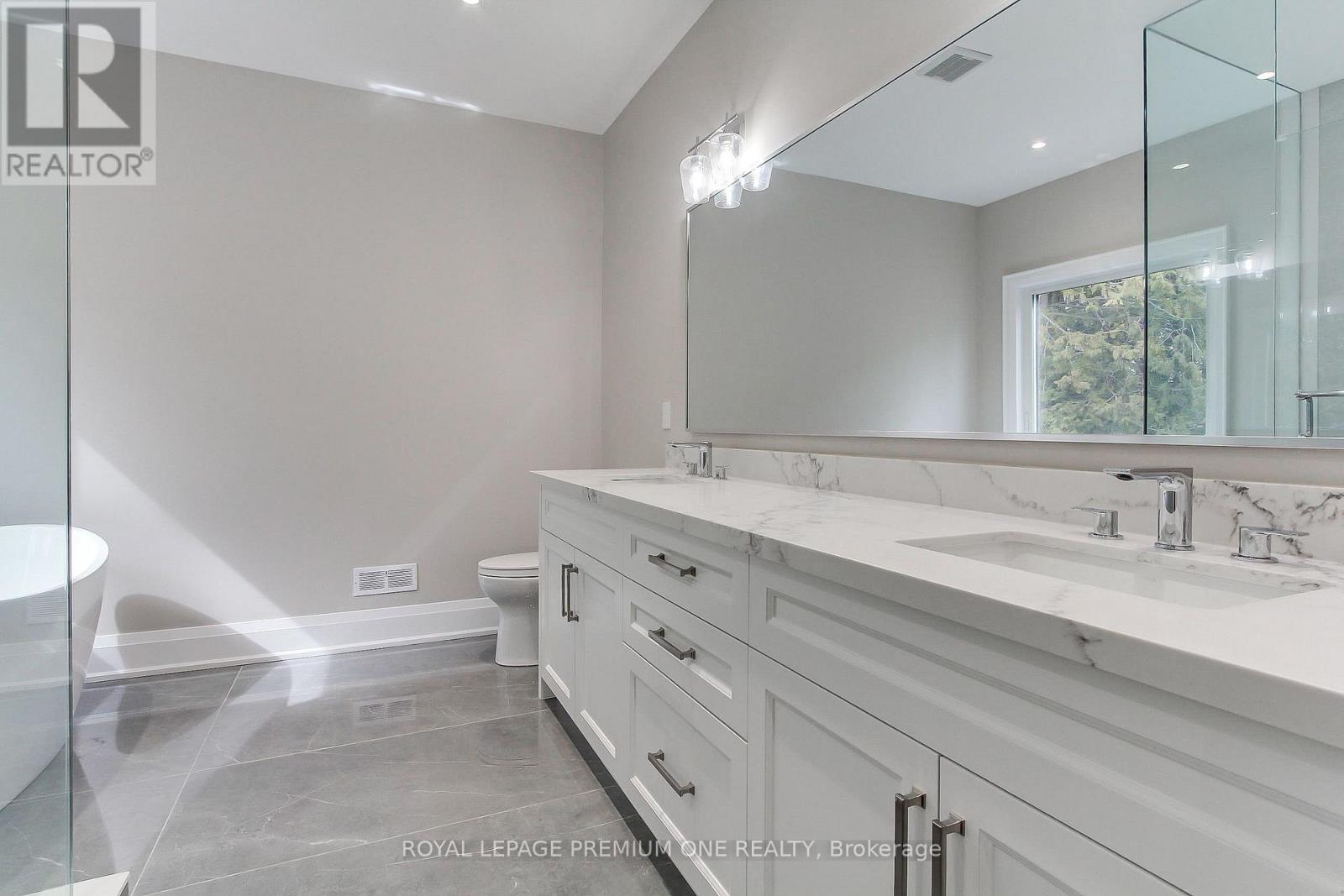 211 Pine Avenue, Caledon, Ontario  L7E 3S7 - Photo 24 - W12923440