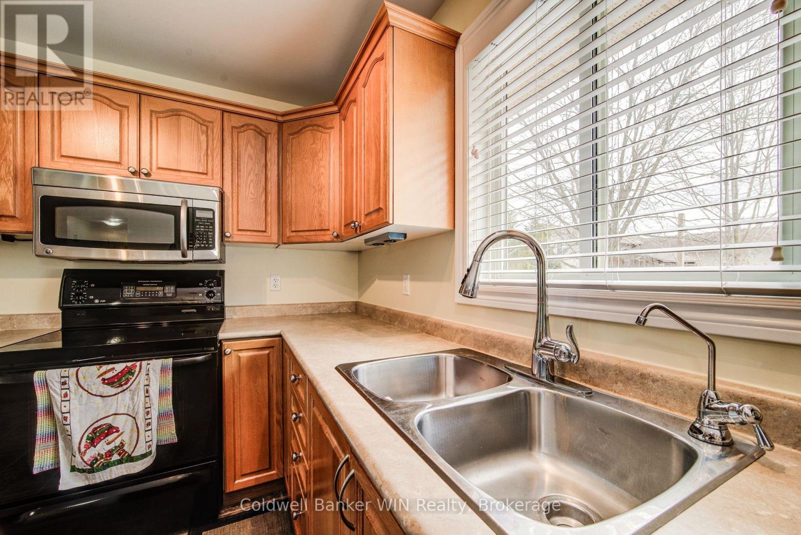 190 Sarah Road, Wellington North (Mount Forest), Ontario  N0G 2L2 - Photo 16 - X12924022