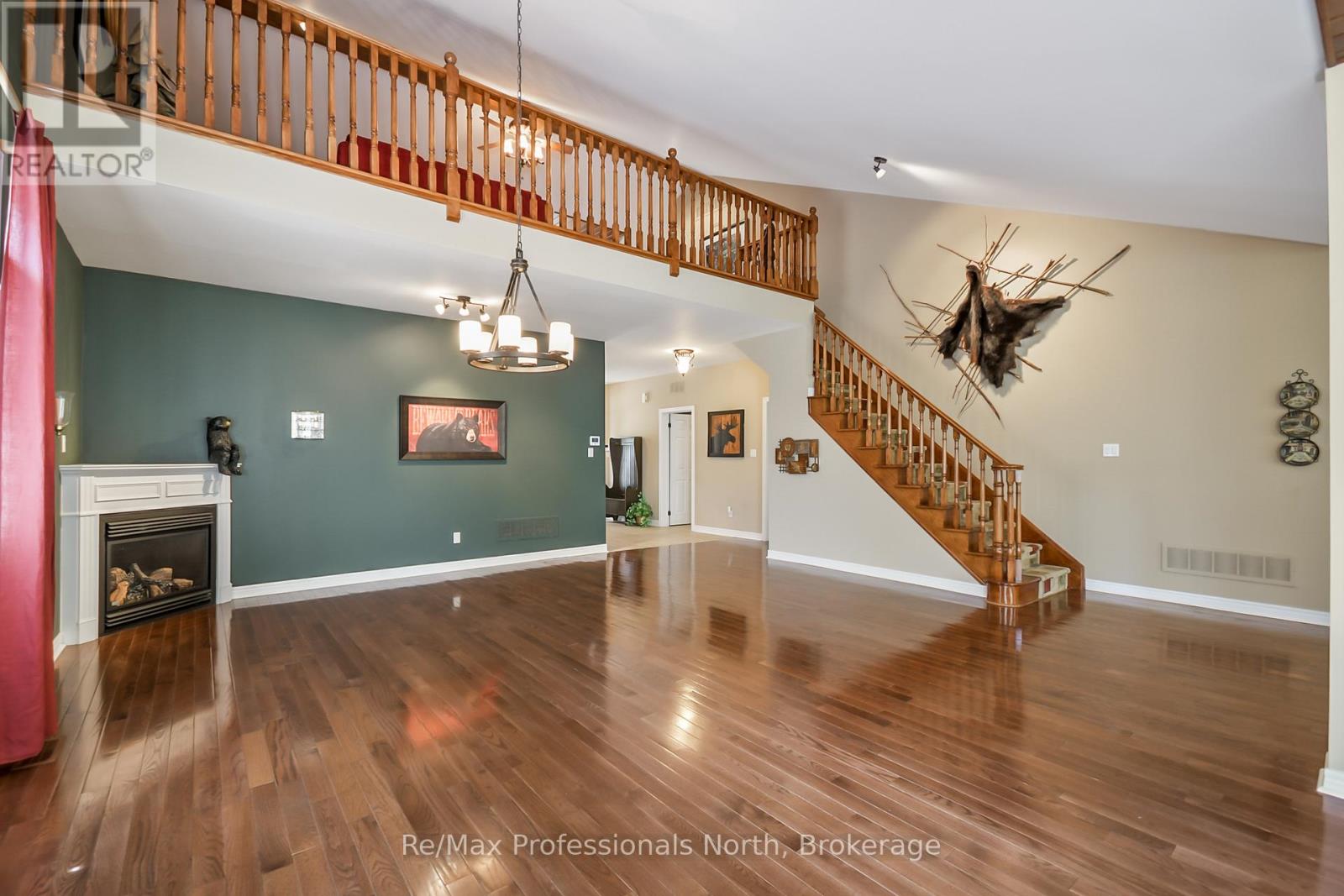 15 Muskoka Bay Boulevard, Gravenhurst, Ontario  P1P 0A1 - Photo 4 - X12924030