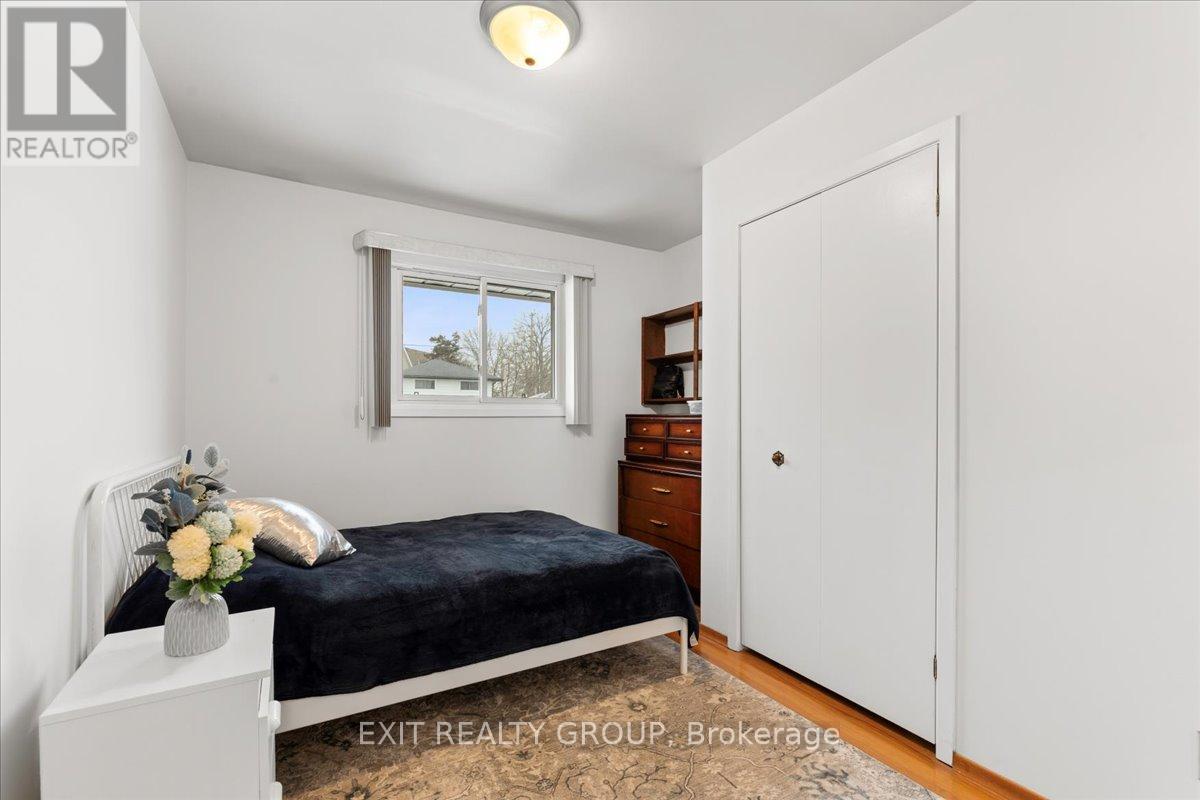 12 Chown Crescent, Belleville, Ontario  K8P 4P9 - Photo 17 - X12923946