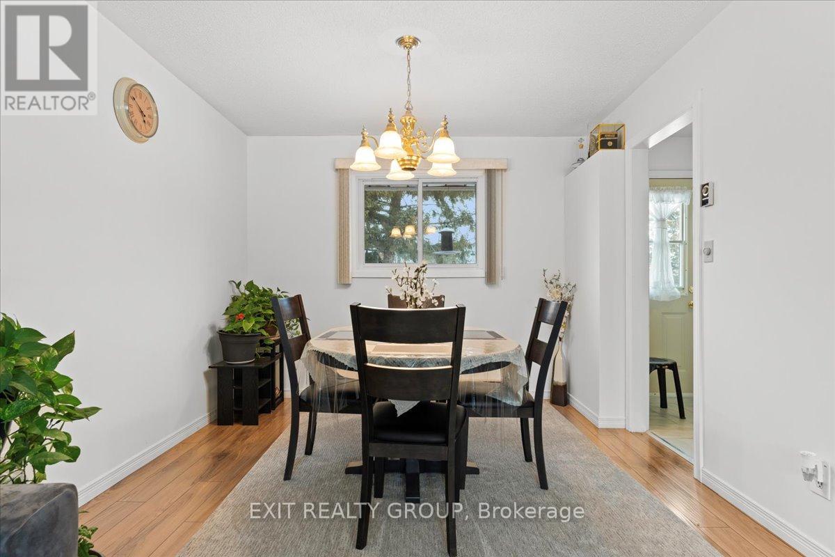 12 Chown Crescent, Belleville, Ontario  K8P 4P9 - Photo 6 - X12923946