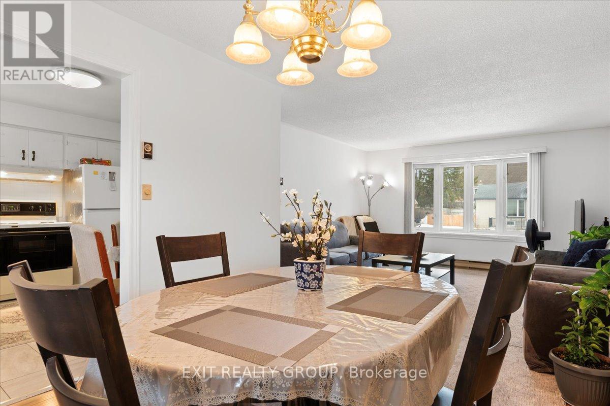 12 Chown Crescent, Belleville, Ontario  K8P 4P9 - Photo 7 - X12923946