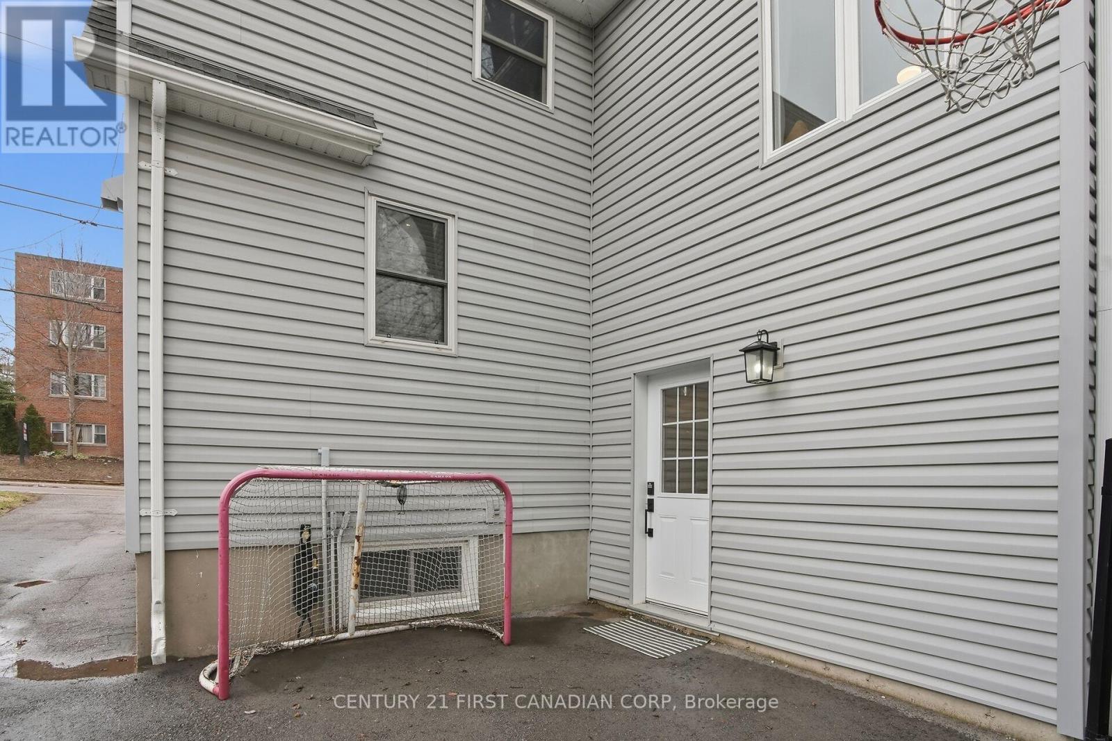 76 High Street, London South, Ontario  N6C 4J9 - Photo 34 - X12923988