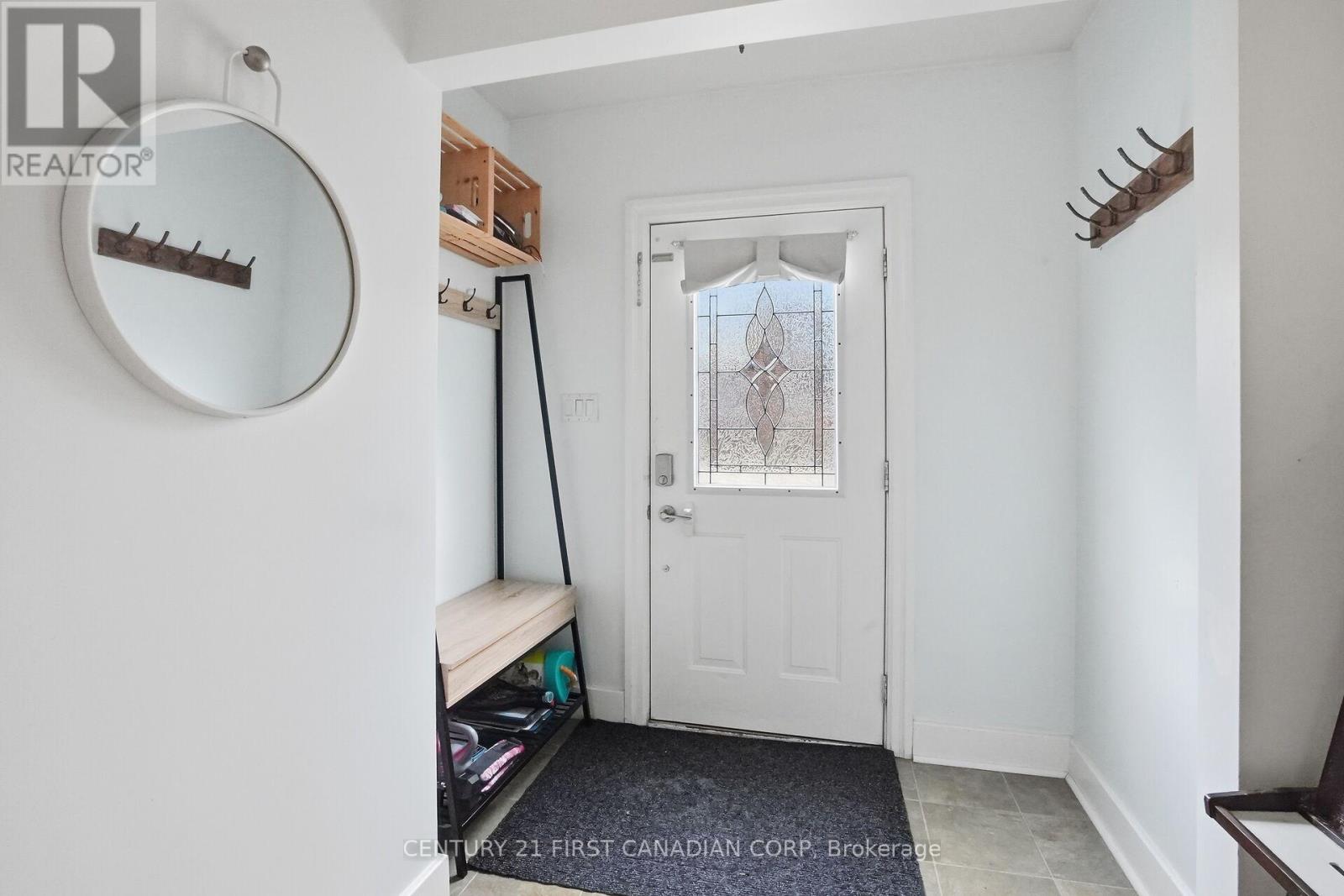 76 High Street, London South, Ontario  N6C 4J9 - Photo 5 - X12923988