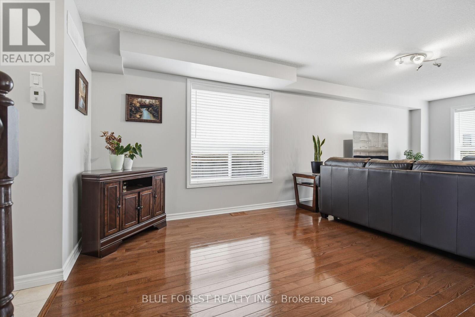 3303 Jinnies Way, London South, Ontario  N6L 0B8 - Photo 13 - X12924048