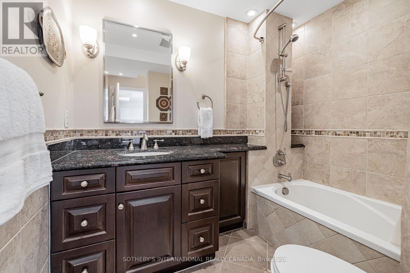 13 - 423 Avenue Road, Toronto, Ontario  M4V 2H7 - Photo 23 - C12923926