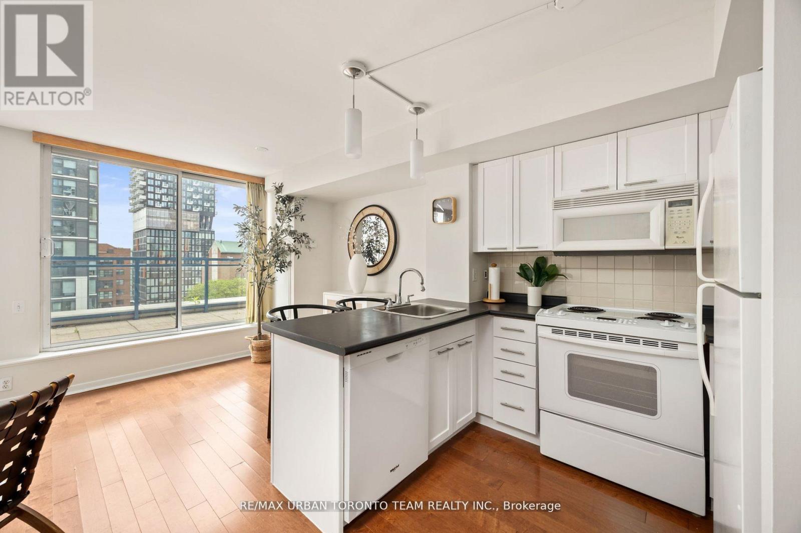 1108&1109 - 75 Dalhousie Street, Toronto (Church-Yonge Corridor), Ontario  M5B 2R9 - Photo 5 - C12923960