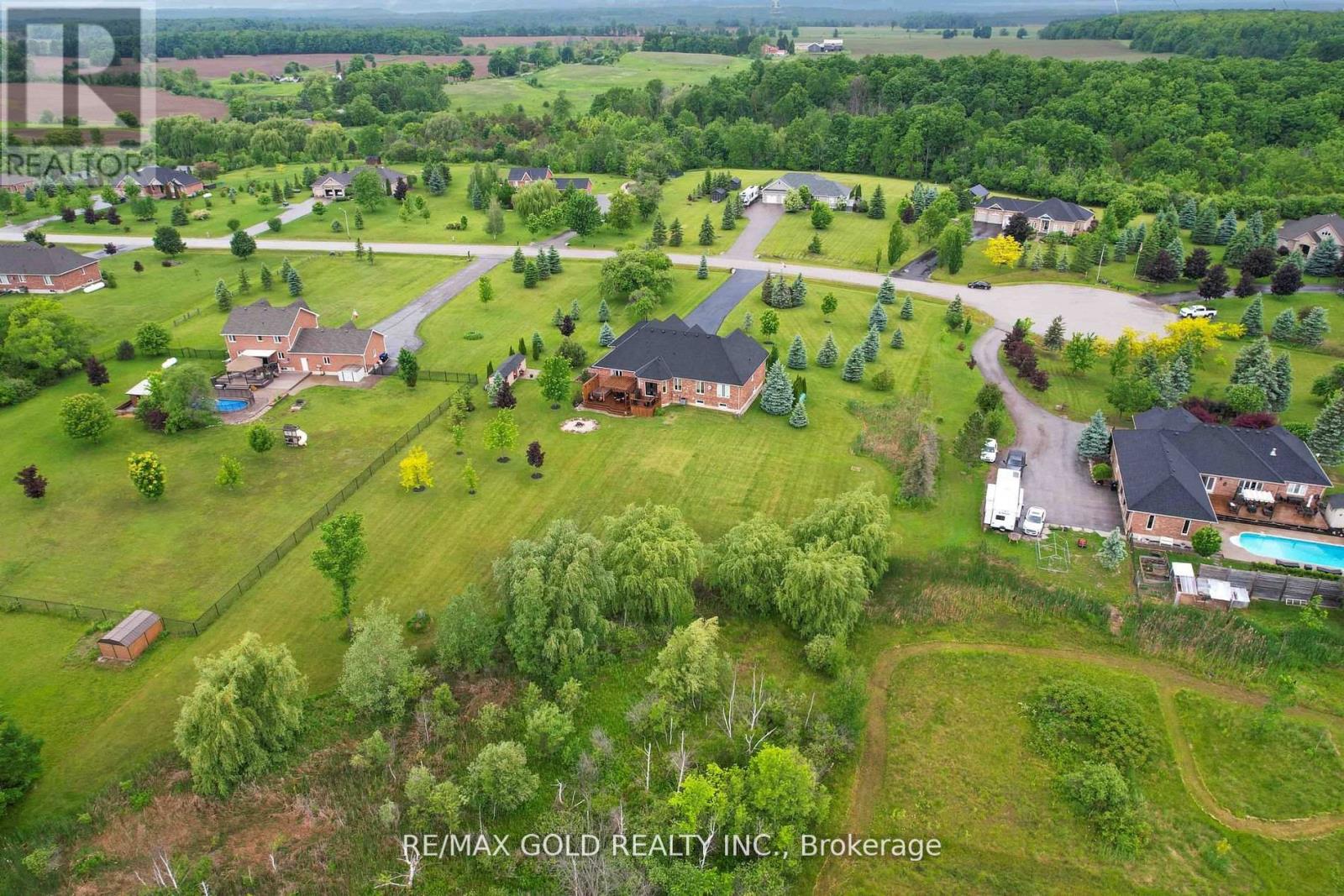 9 Apple Valley Lane, Adjala-Tosorontio, Ontario  L0M 1J0 - Photo 2 - N12911324