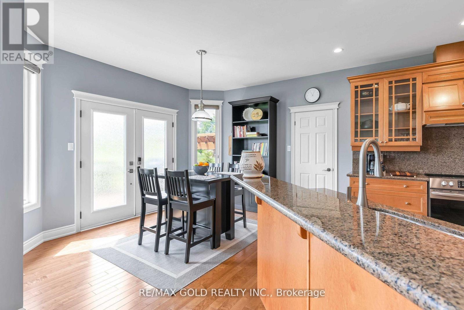 9 Apple Valley Lane, Adjala-Tosorontio, Ontario  L0M 1J0 - Photo 8 - N12911324