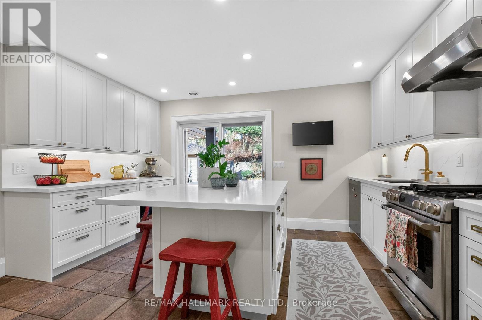 336 Glen Manor Drive, Toronto, Ontario  M4E 2X7 - Photo 15 - E12923970