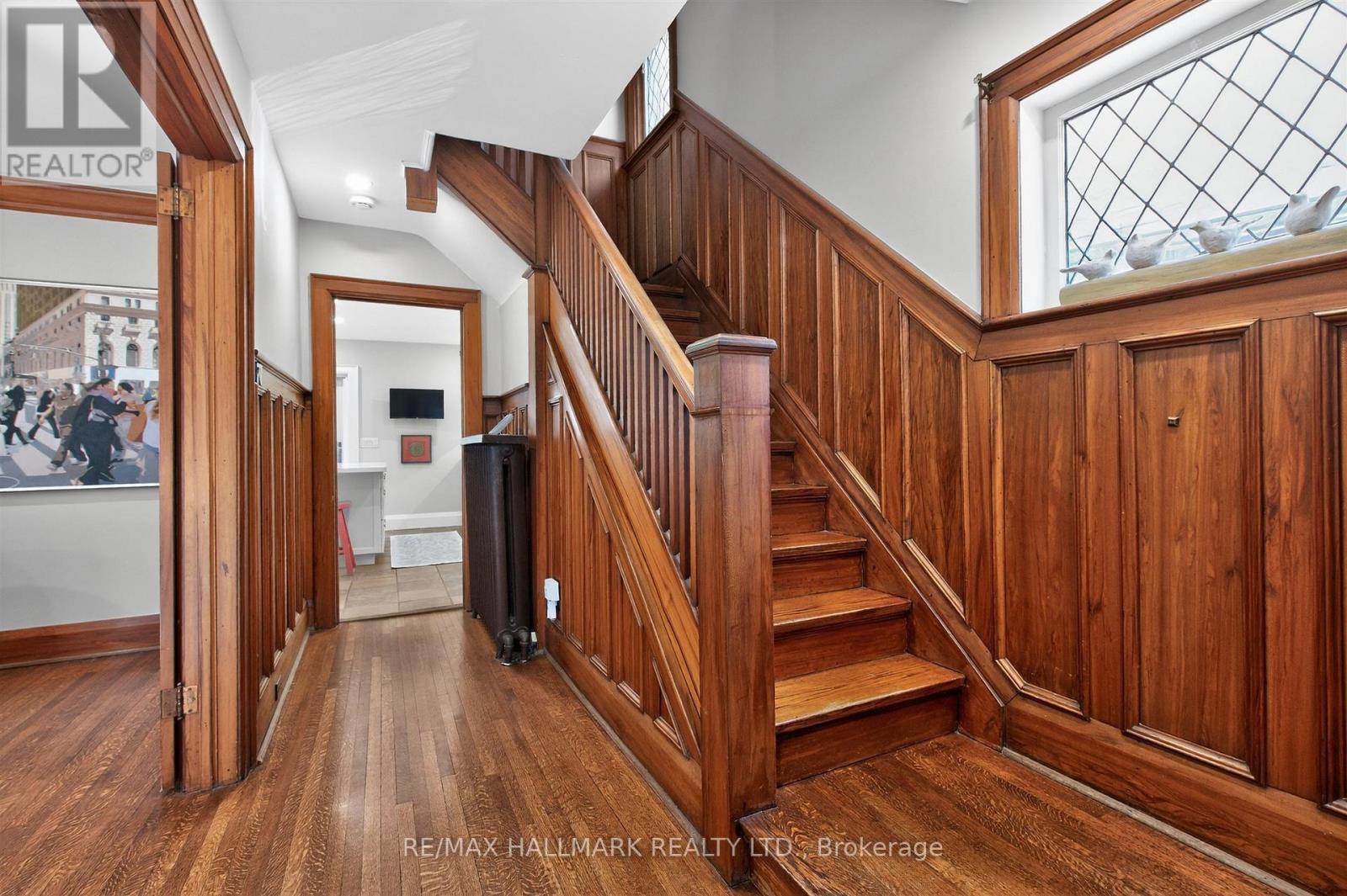 336 Glen Manor Drive, Toronto, Ontario  M4E 2X7 - Photo 2 - E12923970