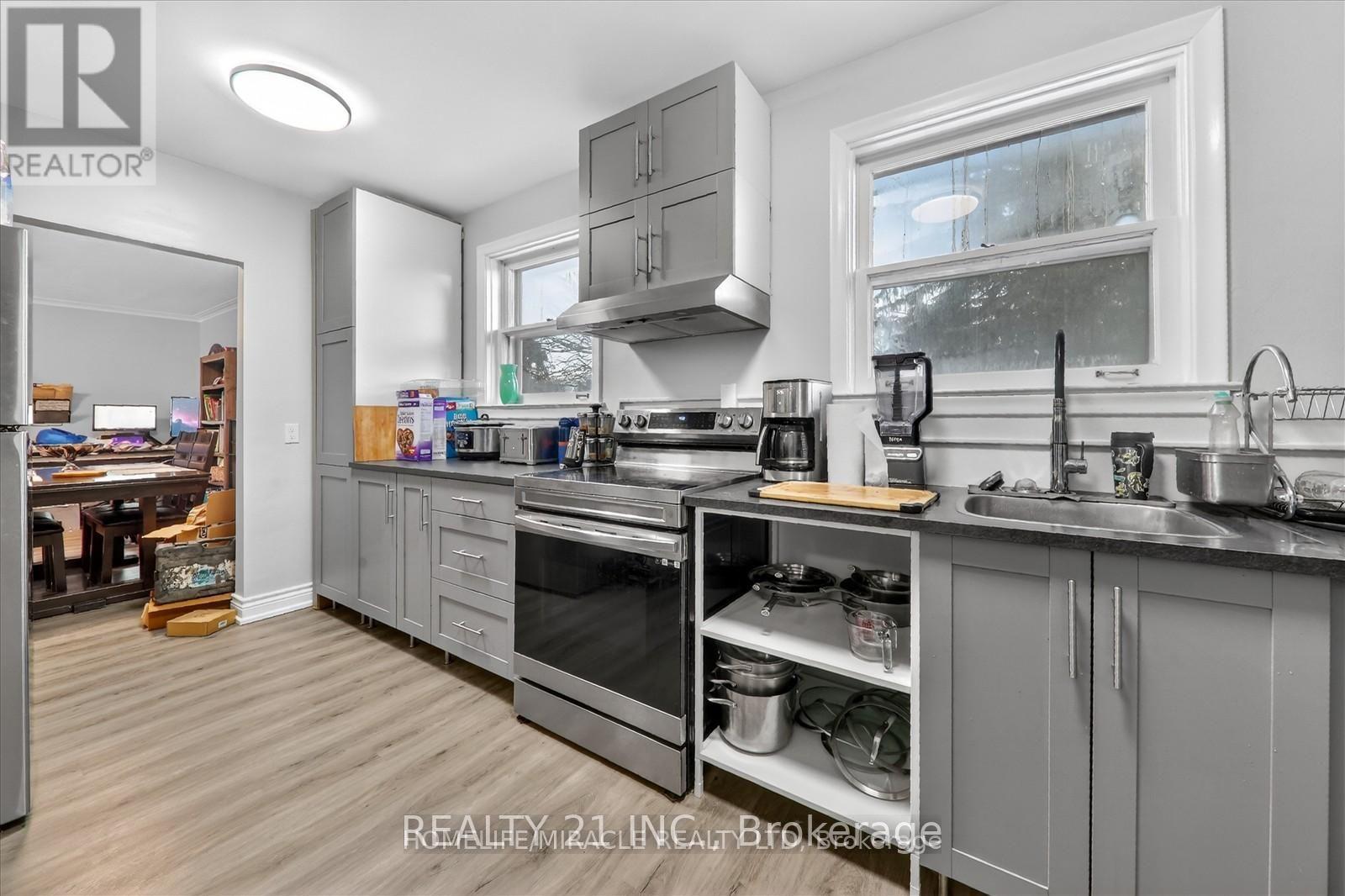 30 Melchior Drive, Toronto, Ontario  M1E 3W5 - Photo 2 - E12924012