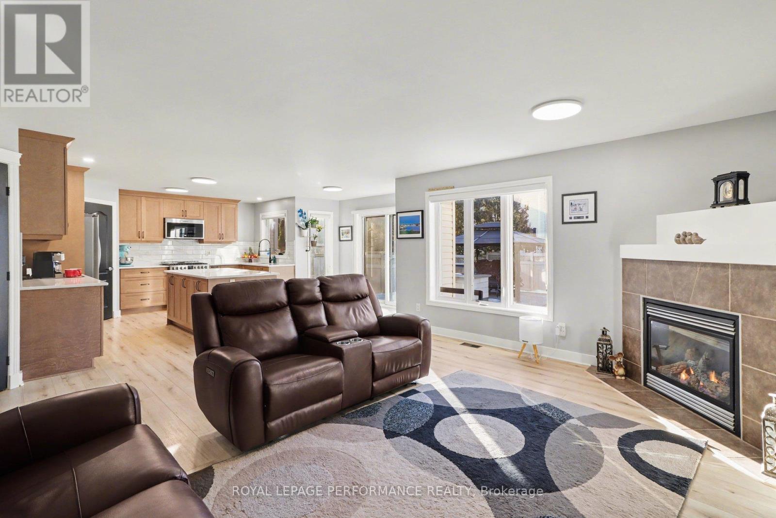 333 Timbertrail Terrace, Ottawa, Ontario  K4A 5A6 - Photo 4 - X12923914