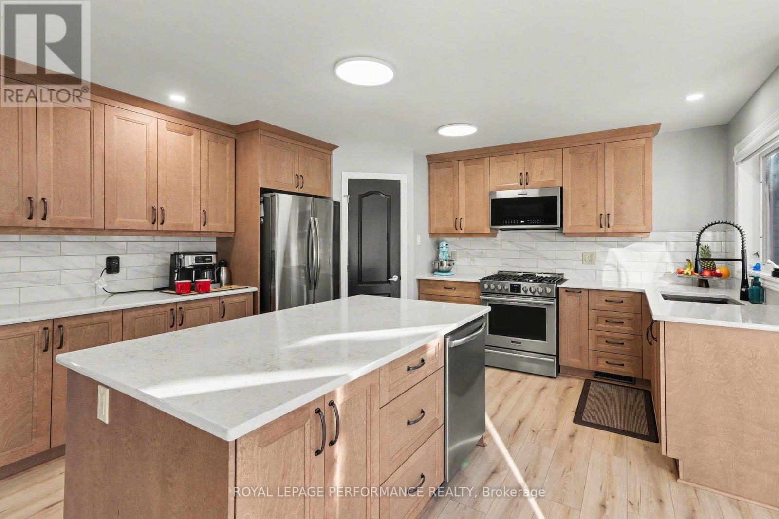 333 Timbertrail Terrace, Ottawa, Ontario  K4A 5A6 - Photo 7 - X12923914