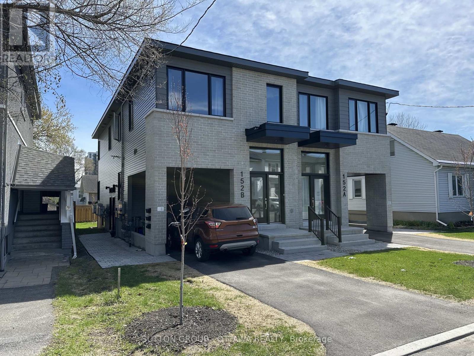 <h3>$2,300 Monthly</h3><p>C - 152b Columbus Avenue, Ottawa, Ontario</p>