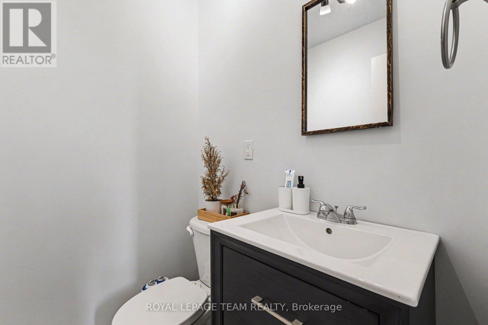 148 Salter Crescent, Ottawa, Ontario  K2K 1Y8 - Photo 7 - X12924054