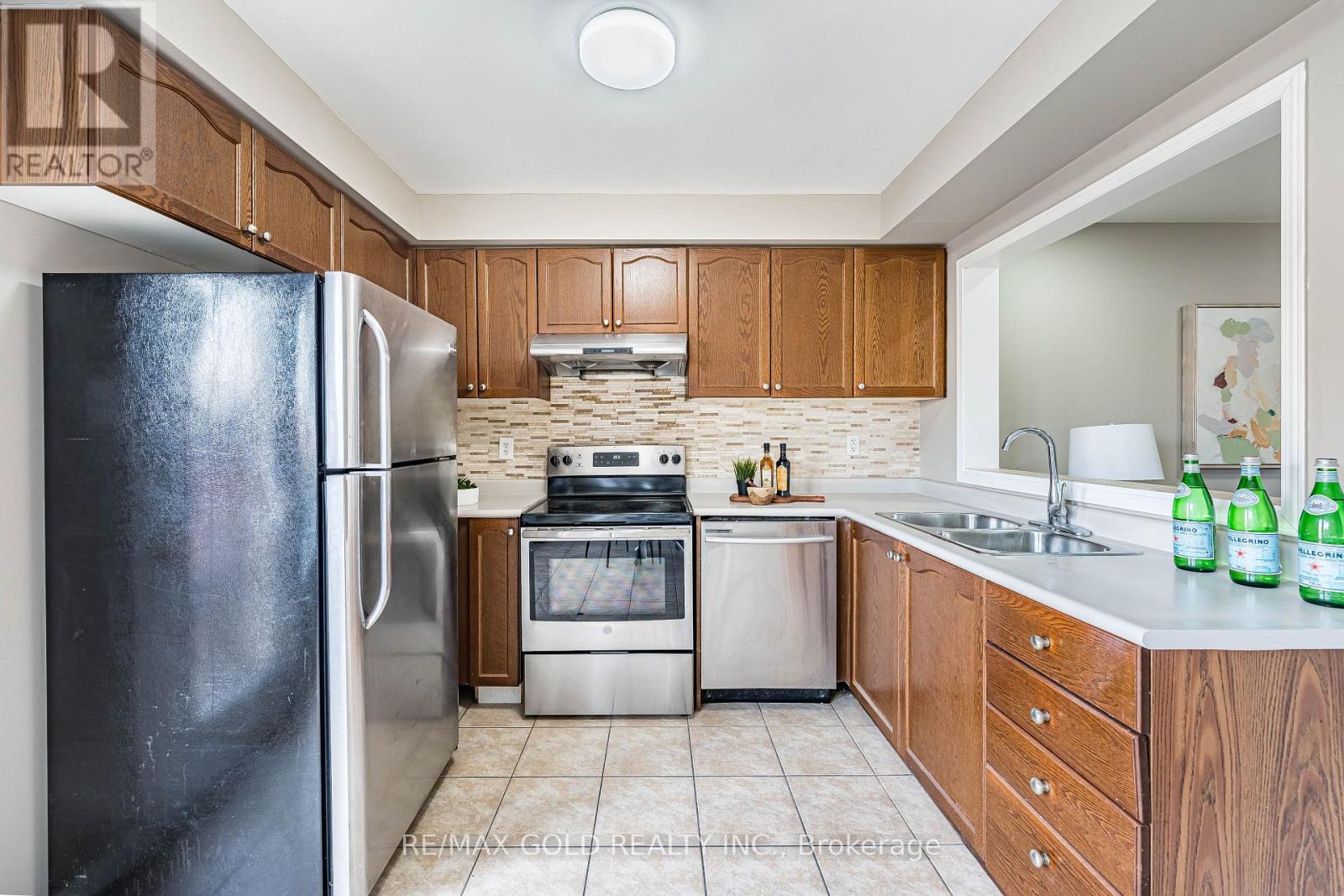 79 Roundstone Drive, Brampton, Ontario  L6X 0K6 - Photo 17 - W12921178