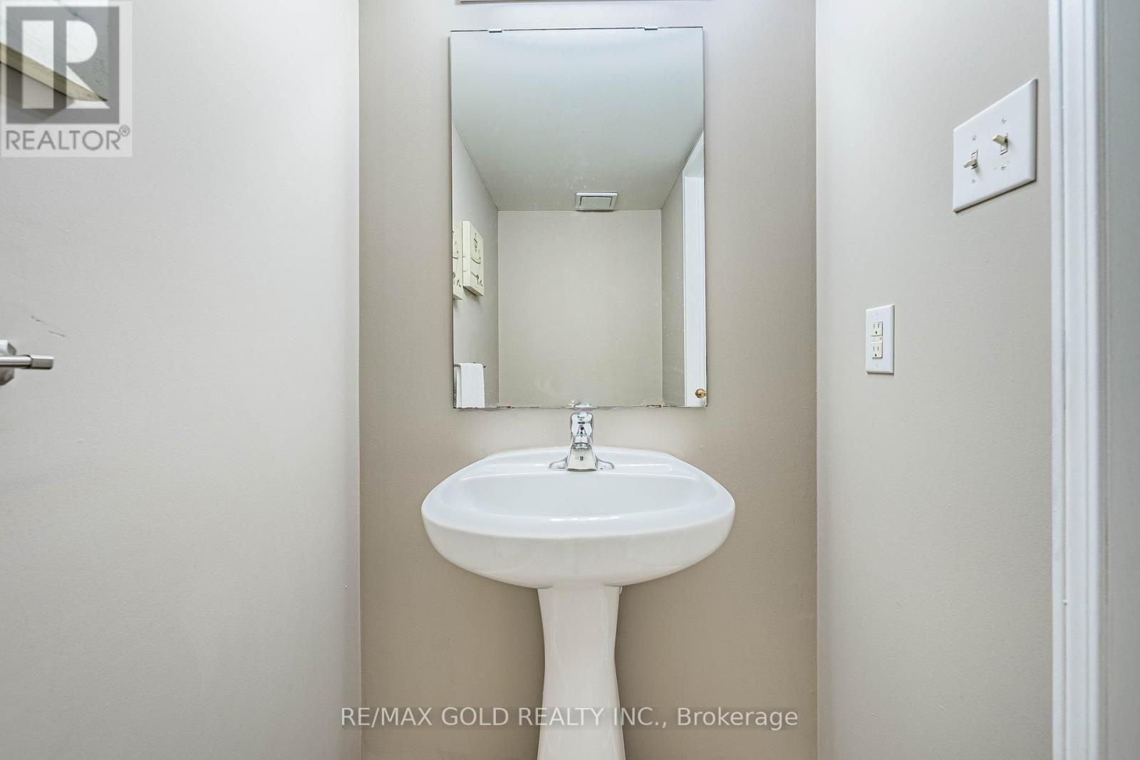 79 Roundstone Drive, Brampton, Ontario  L6X 0K6 - Photo 19 - W12921178