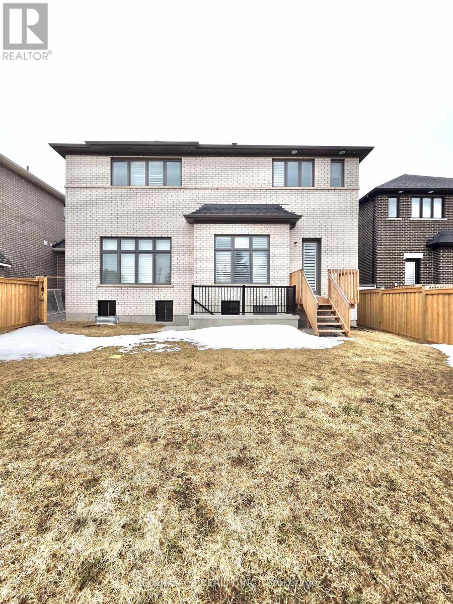 14 Ballanview Court, Whitchurch-Stouffville, Ontario L4A 1L7 - Photo 4 - N12923924