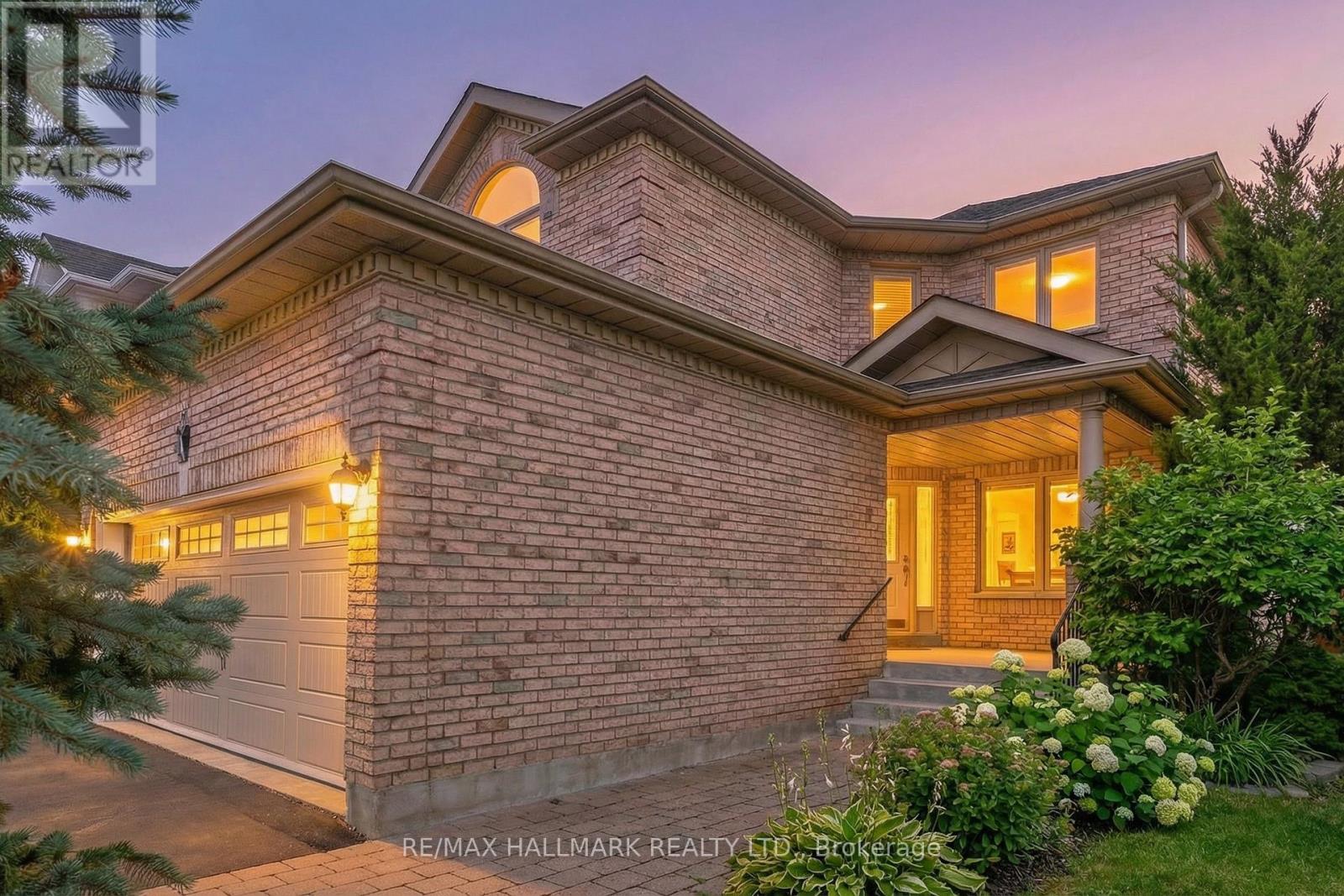 42 Mayan Avenue, Richmond Hill, Ontario  L4S 2W9 - Photo 3 - N12923936