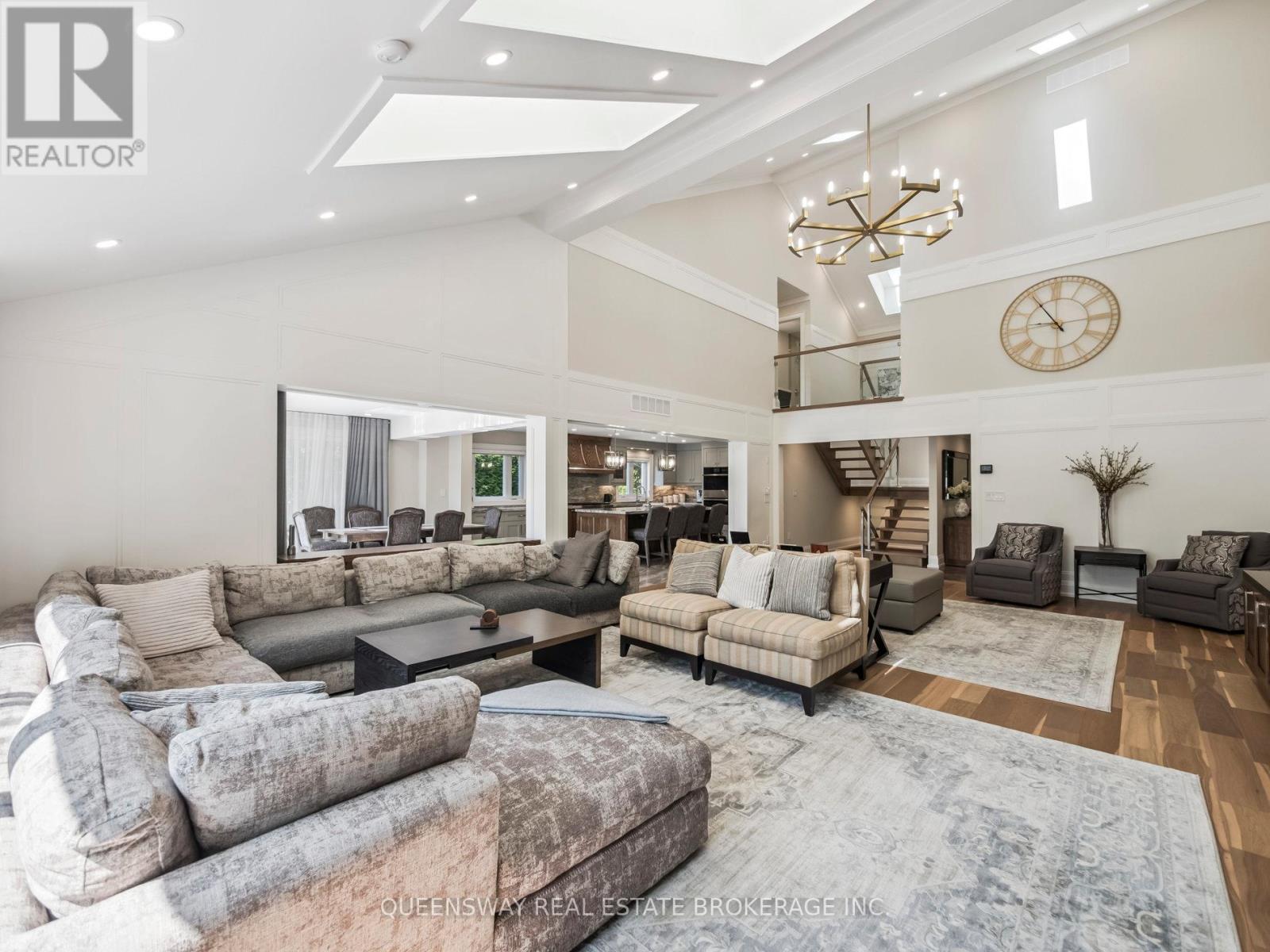 109 Woodriver Bend, Georgina, Ontario  L0E 1R0 - Photo 10 - N12924028