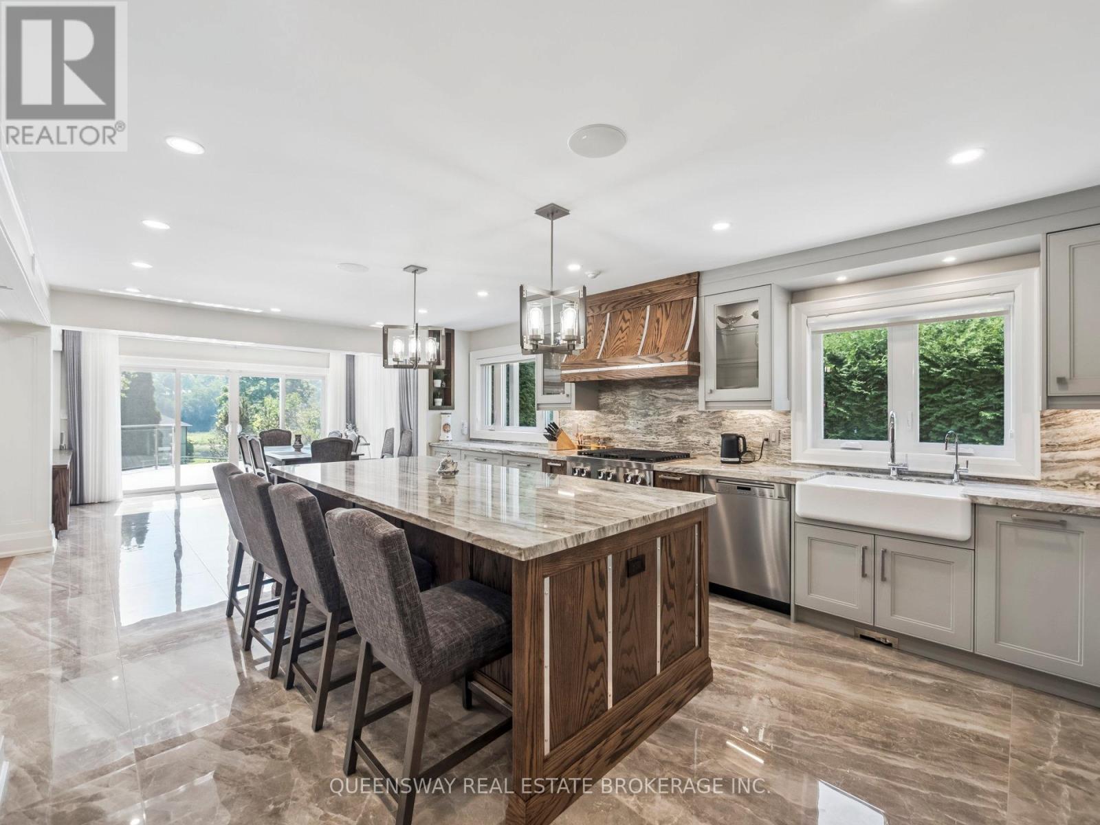 109 Woodriver Bend, Georgina, Ontario  L0E 1R0 - Photo 11 - N12924028