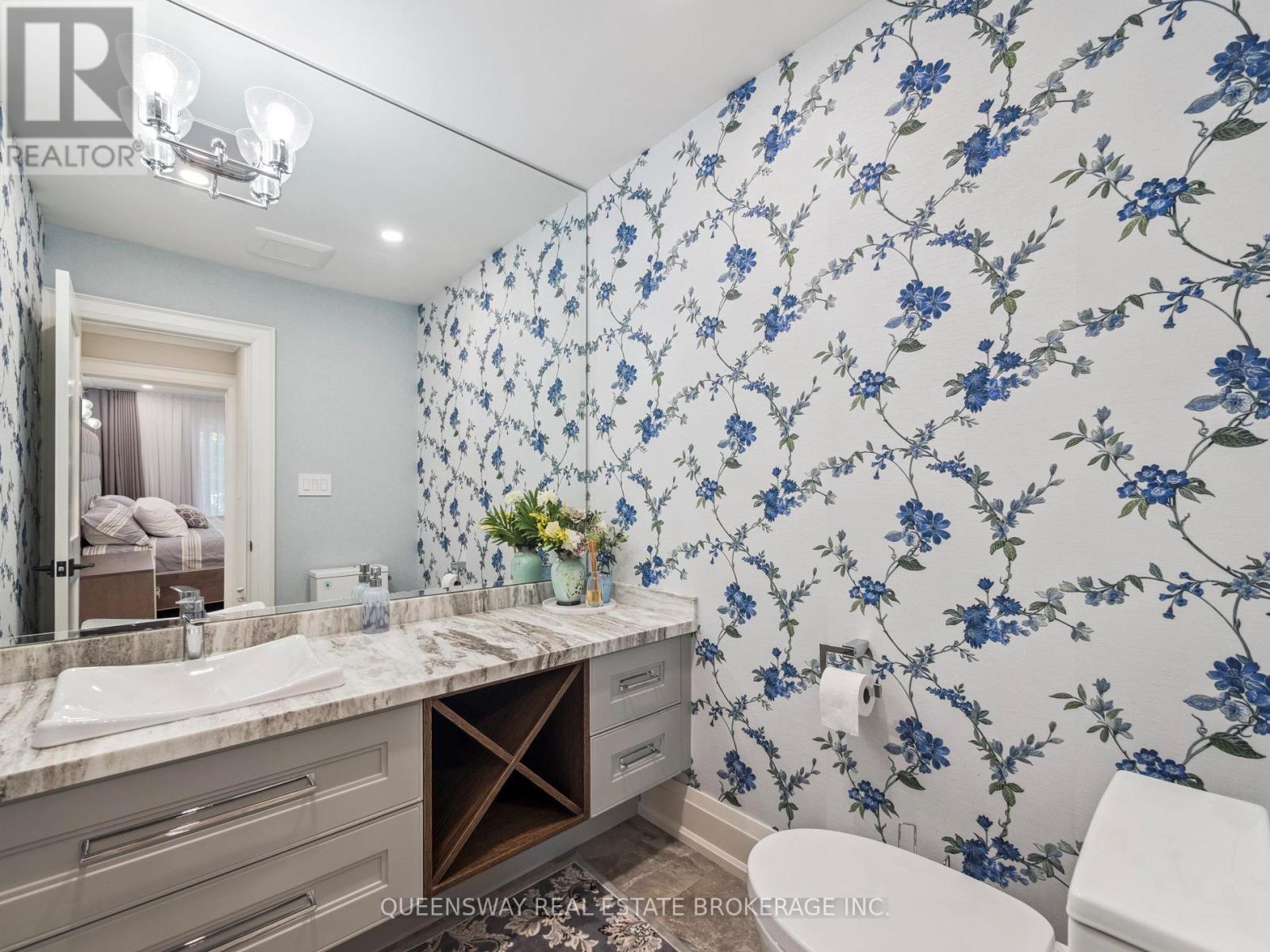 109 Woodriver Bend, Georgina, Ontario  L0E 1R0 - Photo 18 - N12924028