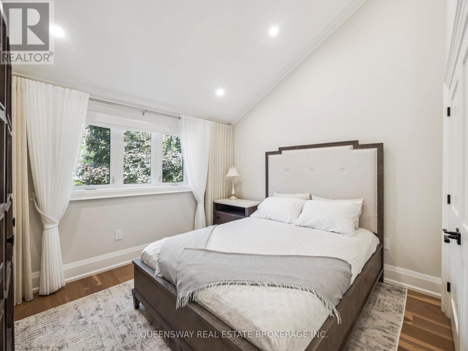 109 Woodriver Bend, Georgina, Ontario  L0E 1R0 - Photo 26 - N12924028