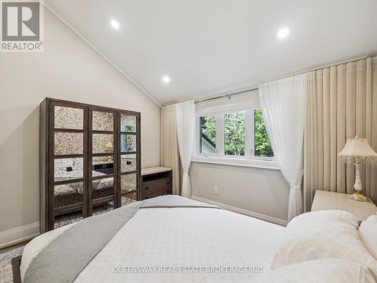 109 Woodriver Bend, Georgina, Ontario  L0E 1R0 - Photo 27 - N12924028