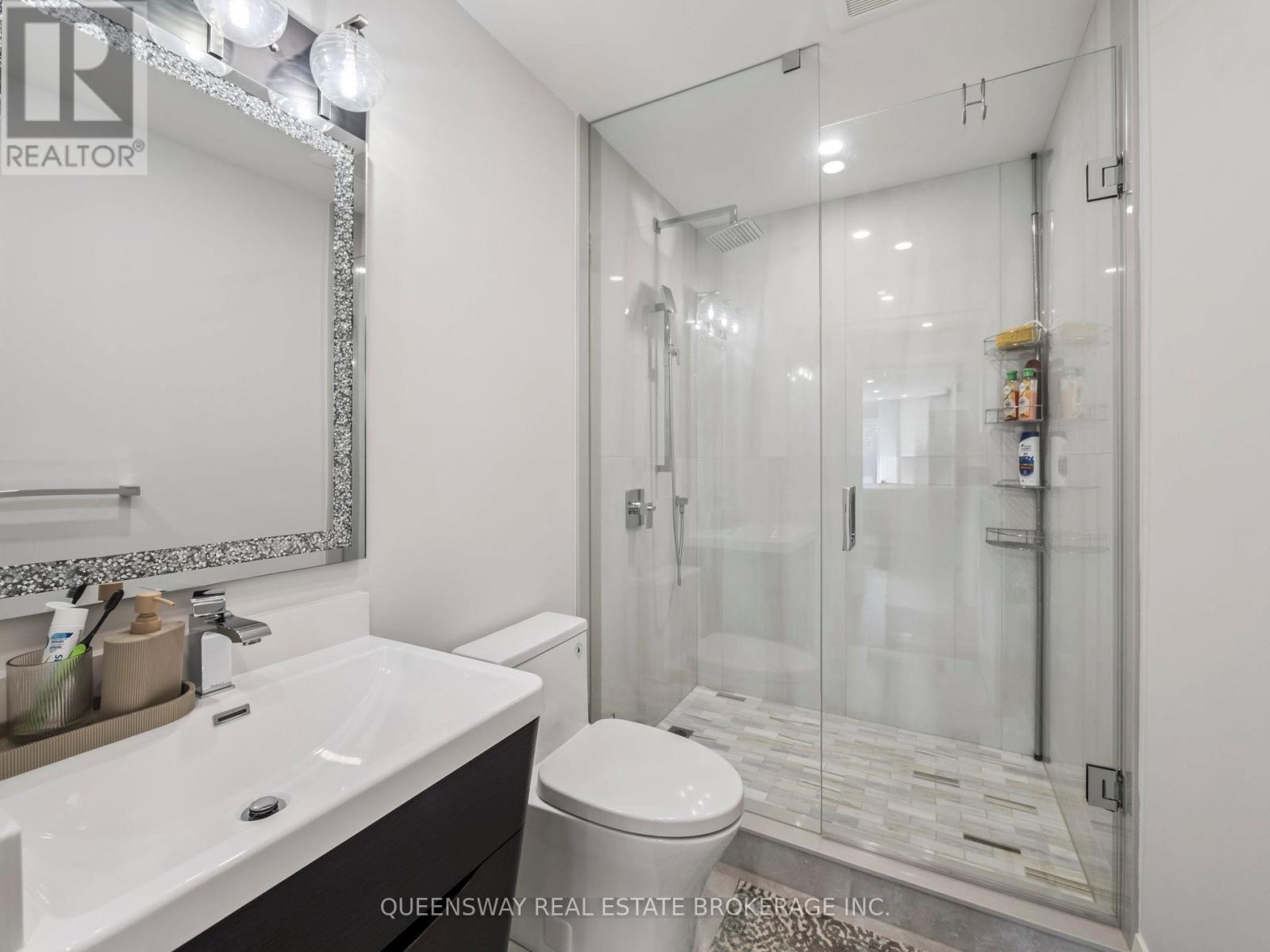 109 Woodriver Bend, Georgina, Ontario  L0E 1R0 - Photo 28 - N12924028