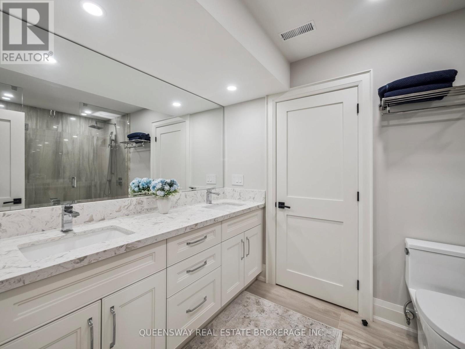 109 Woodriver Bend, Georgina, Ontario  L0E 1R0 - Photo 32 - N12924028