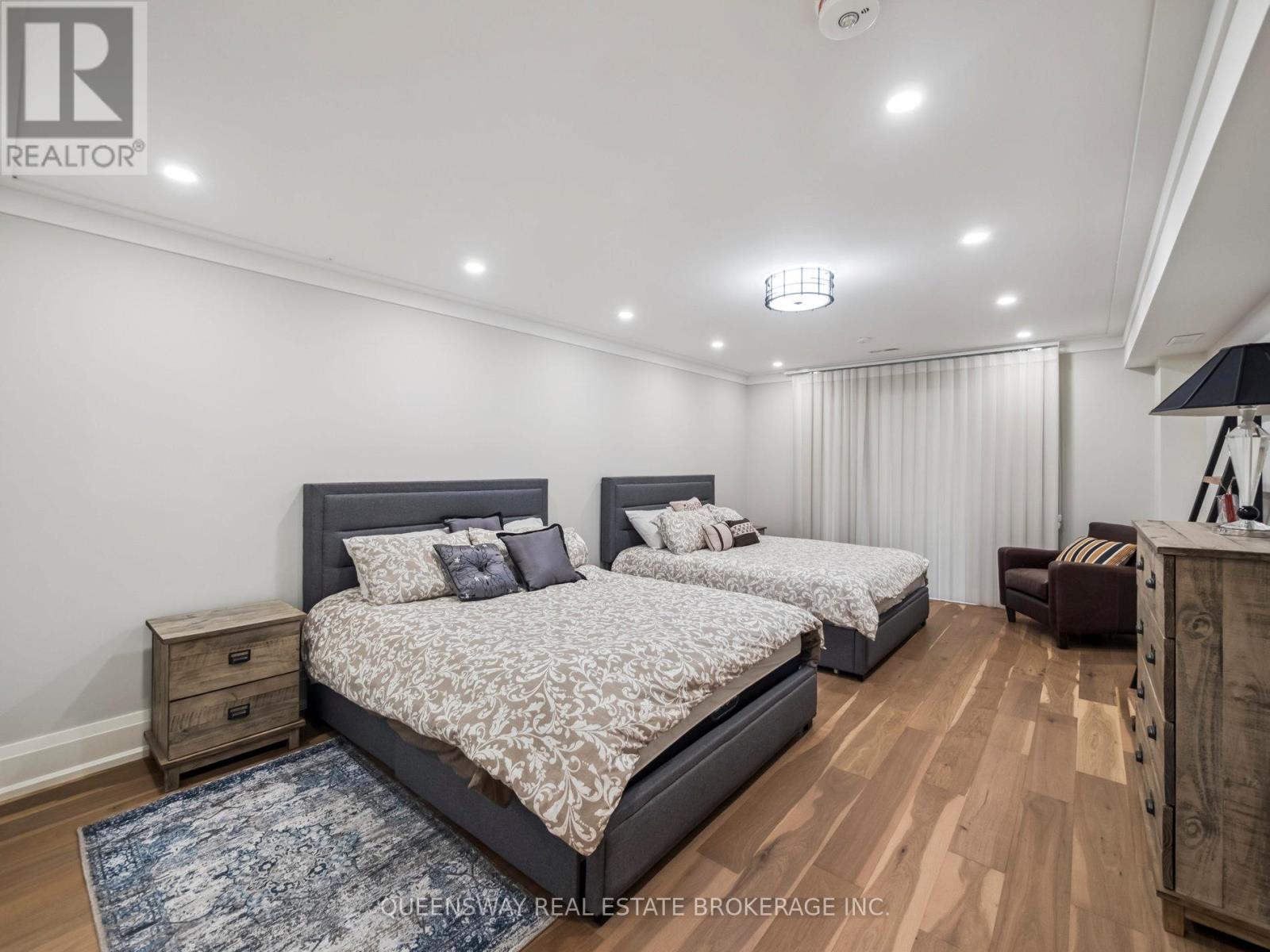 109 Woodriver Bend, Georgina, Ontario  L0E 1R0 - Photo 36 - N12924028