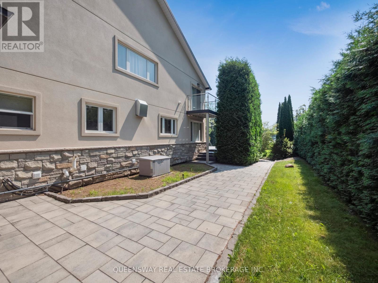 109 Woodriver Bend, Georgina, Ontario  L0E 1R0 - Photo 39 - N12924028