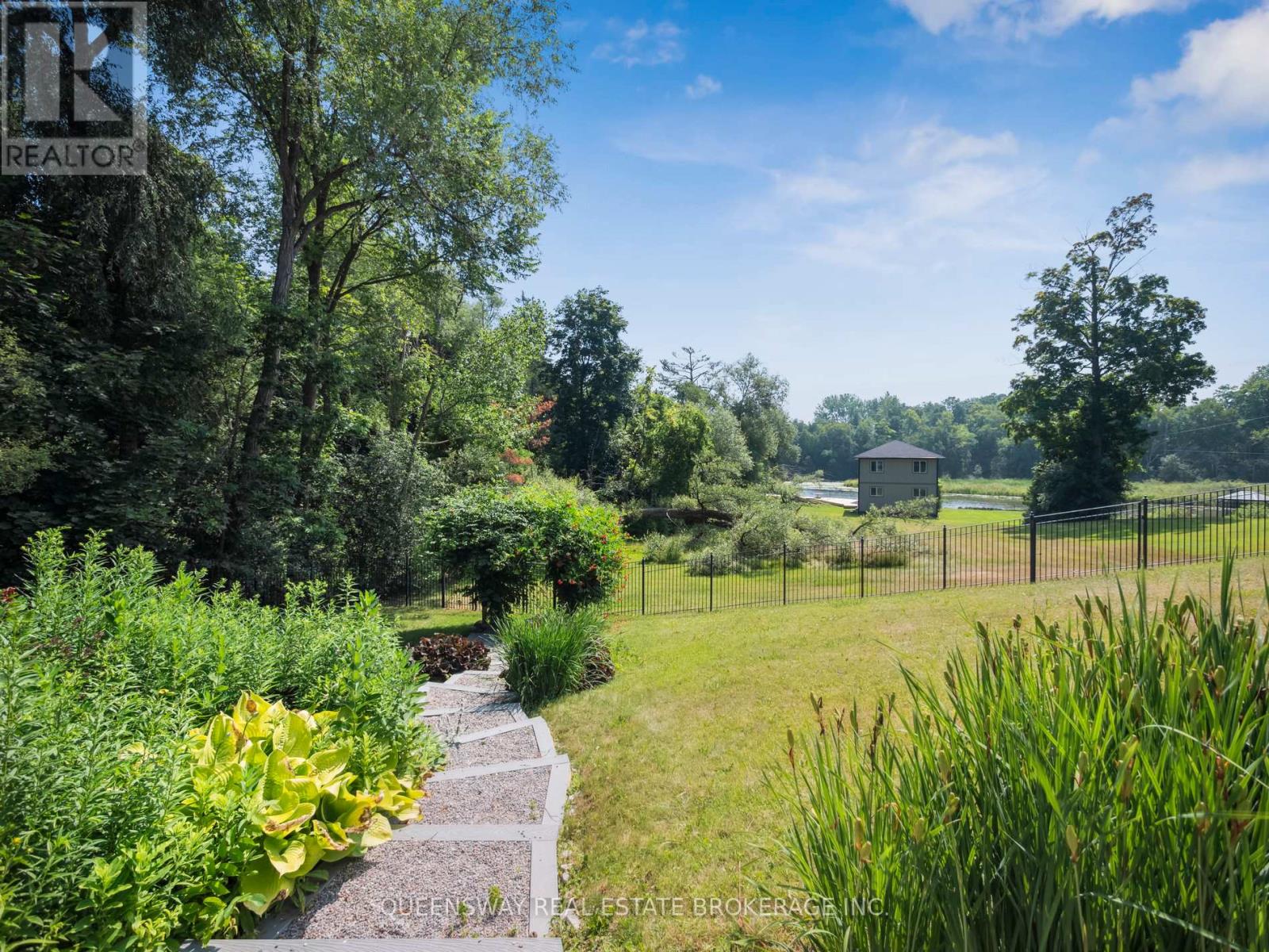 109 Woodriver Bend, Georgina, Ontario  L0E 1R0 - Photo 48 - N12924028